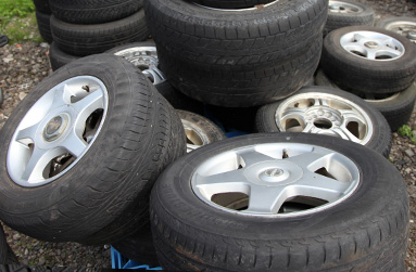 アルミホイル(タイヤ付)小